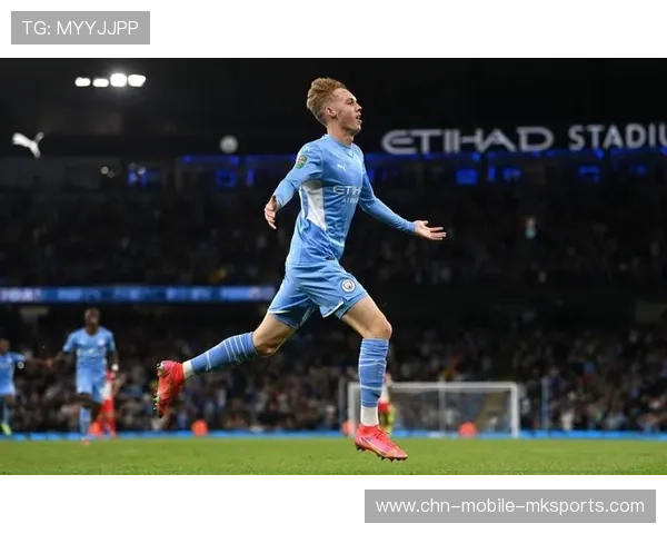 曼城科尔帕尔默内切击地射：扩大比分背后的技艺与风尚