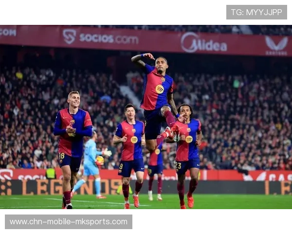 巴萨莱万中路抢点头球让守门员绝望：一记进球背后的训练与热爱