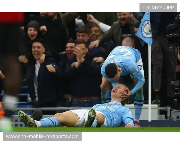曼城终场前压上,边路传中制造绝杀机会:一场绝妙的逆转之战 曼城终场前压上,边路传中制造绝杀机会:一场绝妙的逆转之战